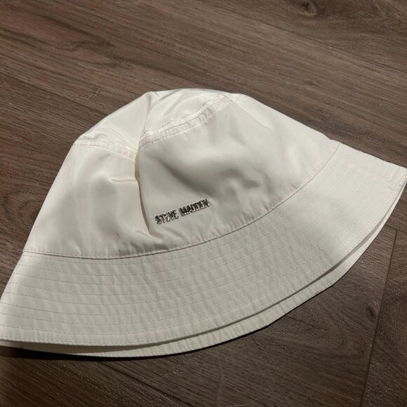 Steve Madden White Bucket Hat - Picture 1 of 3